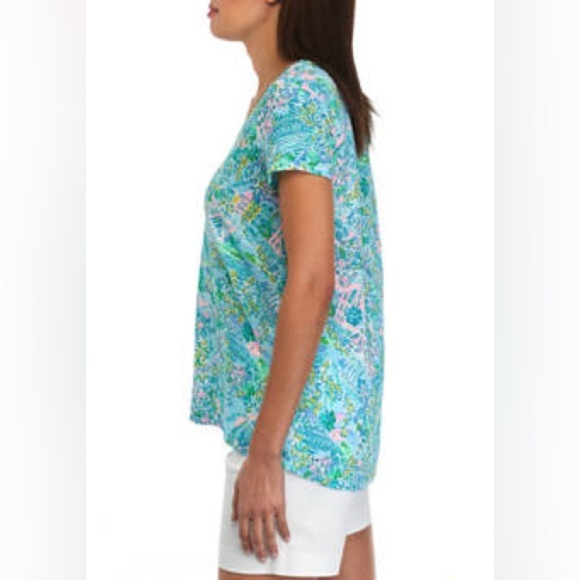(T2) Lilly Pulitzer®
Women's Etta V-Neck T-Shirt, Vibrant Multicolor, Size XS - Picture 13 of 13